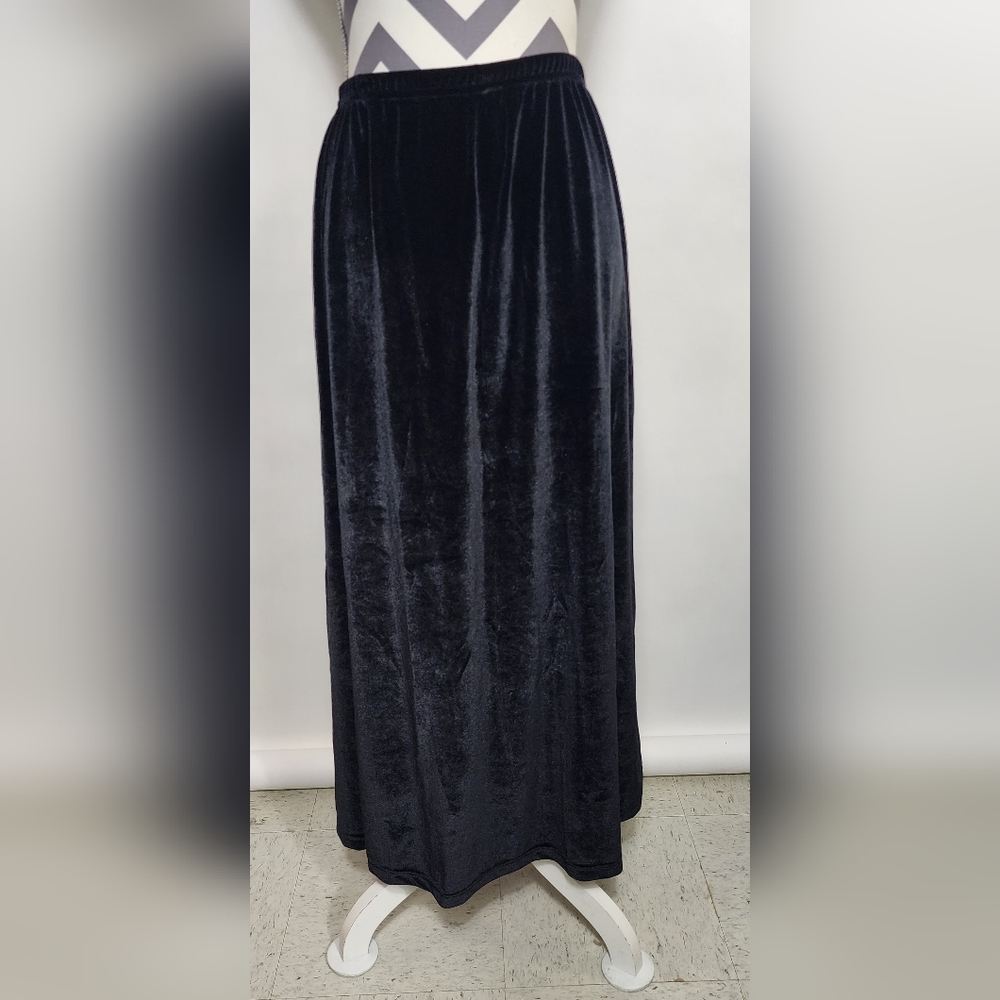 Country Tease black maxi velvet skirt, large